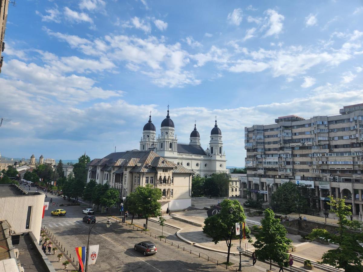 Stefan Cel Mare Boulevard Pedestrian Street Palas Iasi Exterior foto